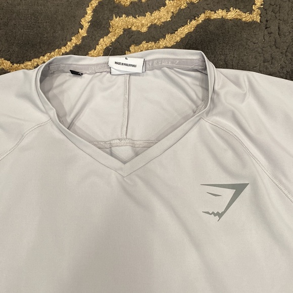 GymShark Large Gray Workout Top - Picture 2 of 7